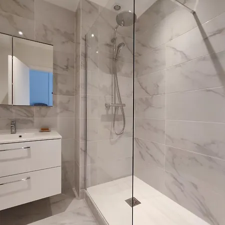 Appartement Rue De Berri - 8
